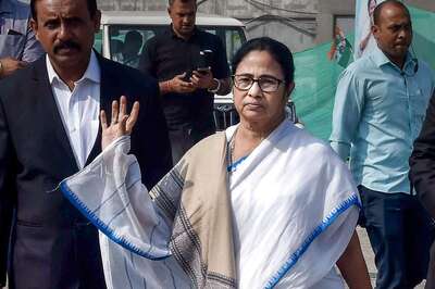 High Drama in Howrah as Mamata Refuses to Take Stage After Sloganeering by BJP Supporters