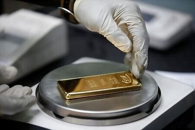 Gold dips below $2,000 as dollar slide briefly halts