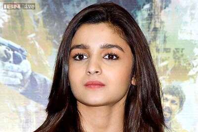 Alia Bhatt crosses four million fans on Twitter