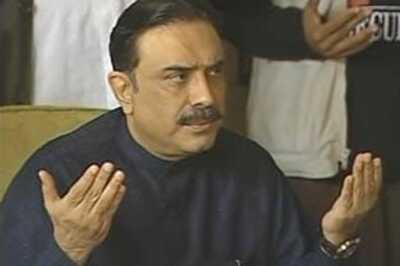 Pak President Zardari invites debates in parliament