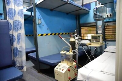 Clean Toilets, Colour-coded Dustbins, First Patients on Isolation Coaches Praise Railways - Barring Mosquitoes