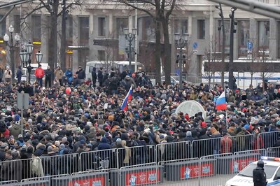 Russian Police Detain Opposition Leader Alexei Navalny at Protest