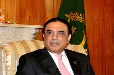 Pakistan SC Bans Asif Ali Zardari, His Sister from Travelling Abroad