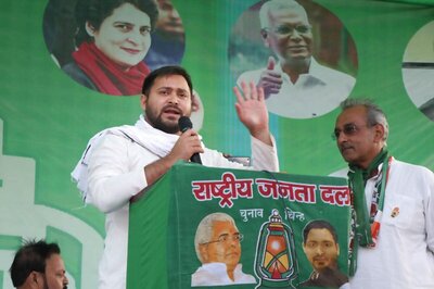 Bihar Elections 2020: Tejashwi Yadav Bats for Increase in Retirement Age of Govt Employees