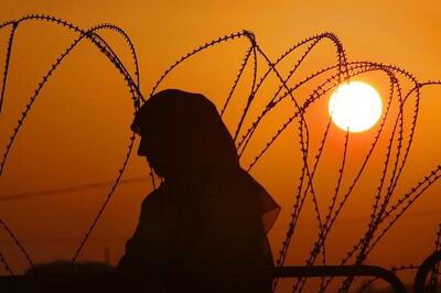 'Abandoned' by Indian Husband, American Woman in Torn Clothes Causes Flutter in Kancheepuram