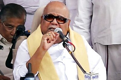 Hold talks with banking unions: Karuna to Centre
