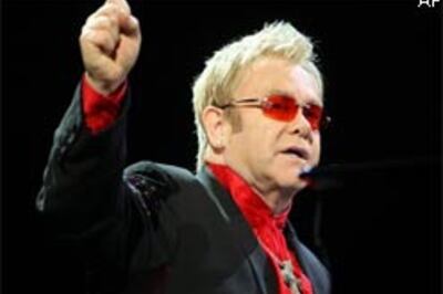 Elton John raises $2.5 mn for Hillary