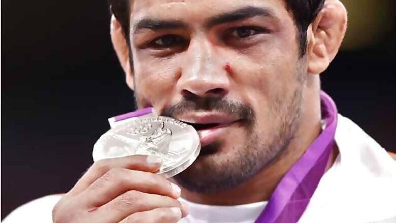 Olympians, coaches hail Indian grapplers' show
