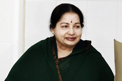 Jayalalithaa Bucks Tradition, Retains Power for 2nd Consecutive Term