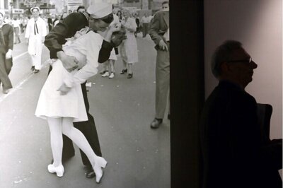 Nurse Kissed in Iconic World War II Photo Dies