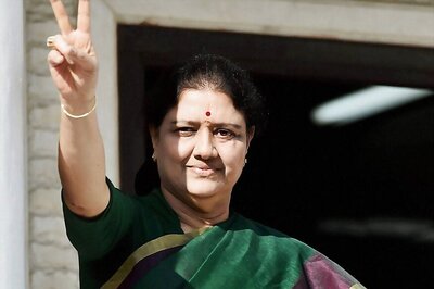 131 MLAs Attended Sasikala-chaired Meeting: AIADMK's Saraswathi