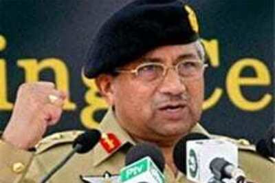 Musharraf takes charge of nuclear arsenal