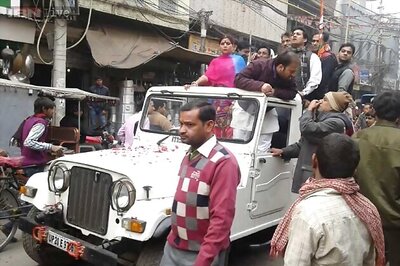 Delhi elections: Congress's Haroon Yusuf's roadshow leads to traffic jam in Ballimaran