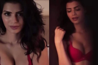 Sexy Sonali Raut Teases Fans In A Fiery Red Bra And Matching Briefs, Hot Video Goes Viral; Watch