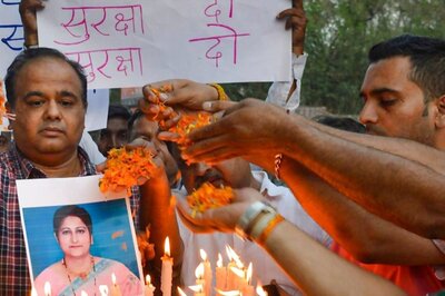 ‘Mummy, Get Up, Get Me Ready for School’, Cries 13-Yr-old Daughter On Seeing J&K Teacher's Body