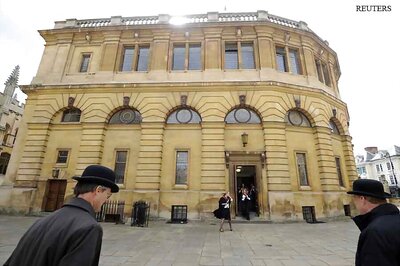 Oxford University to review admissions policy