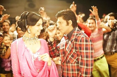 Shah Rukh makes me feel special: Deepika Padukone