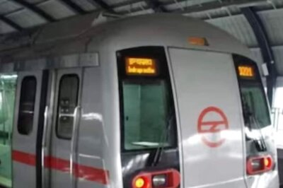 Delhi Metro Passenger Catches Man 'Secretly' Clicking Photos of Girls to Send on Group Chats