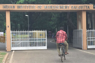 IIM Calcutta Suspends Institute Lecture Series Due to Bad Road