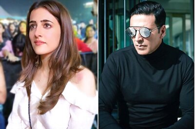 Akshay Kumar Makes Special Appearance in Nupur Sanon's 'Filhall' Cover Version