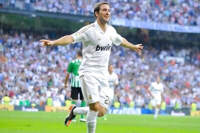 Napoli in pole position to capture Higuain