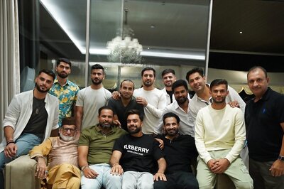 Irfan Pathan Welcomes Rashid Khan and Afghanistan Players to His Home With Warm Hug | WATCH