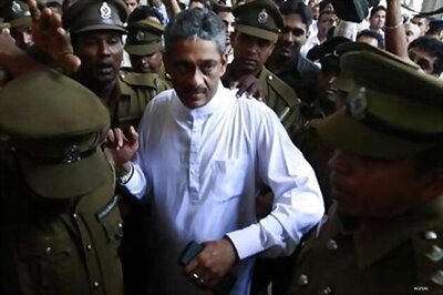 Sri Lanka to free jailed ex-army chief Fonseka