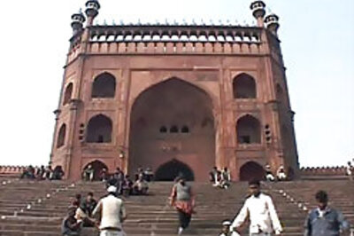 BJP seeks cleric's arrest for defending blast accused