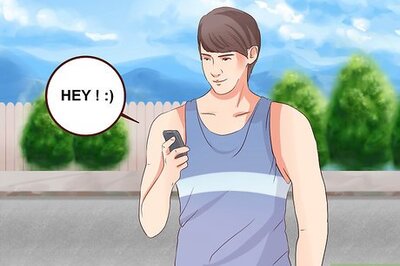 How to Send a Flirty Text Message