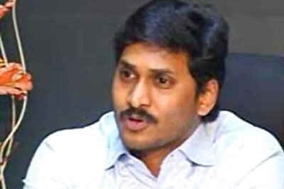 Jagan Reddy begins fast for united Andhra, blames Sonia for 'crisis'