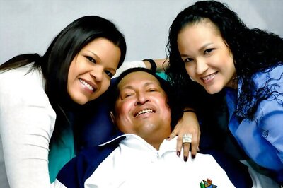 Snapshot: Hugo Chavez battling against cancer with his daughters