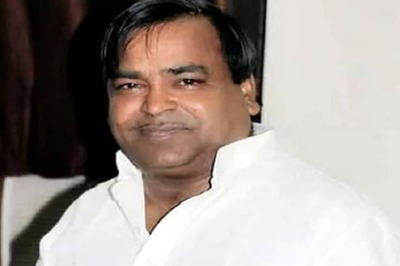 Former Samajwadi Party Minister Gayatri Prajapati Booked for Criminal Intimidation