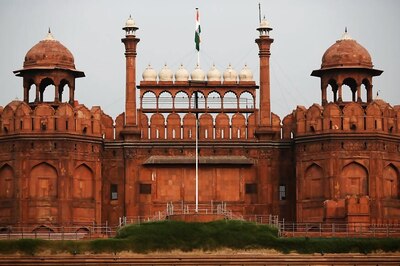 Opposition Lashes Out at BJP as Dalmia Bharat Group Wins Historic Bid to 'Adopt' Red Fort