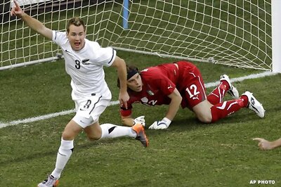 NZ hold champion Italy to 1-1 draw