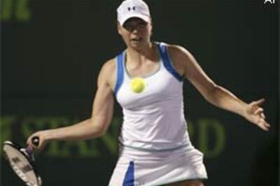 Roddick gets the better of Federer, enters semis