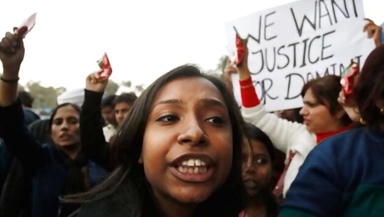Kolkata walks in silence to protest Delhi gangrape