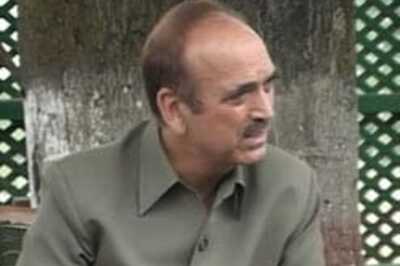 Azad quits, leaves J&K Governor in quandary | Cong-led govt falls