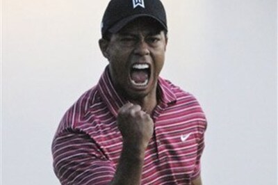 Woods completes thrilling victory, wins PGA Tour title