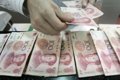 Chinese Yuan Weakens to 6-Year Low Against USD