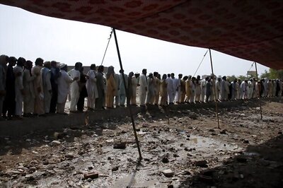 Million displaced Pakistanis face tough choices before going home