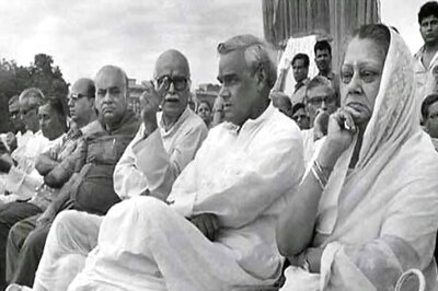 'Hurt' Yashodhara Raje Scindia Tweets Picture of Her Mother With BJP Stalwarts