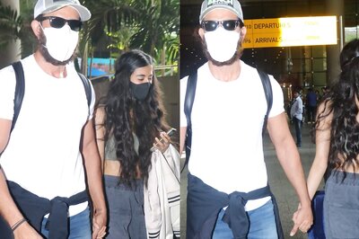 Hrithik Roshan and Saba Azad Don't Hide The Love Anymore As They Hold Hands At The Airport
