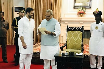 'We Are the Single Largest Party, Governor Should Dissolve Assembly and Invite Us': Tejashwi Petitions Bihar Governor