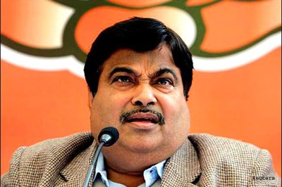 Don't solely rely on 'Modi wave': Gadkari to BJP workers