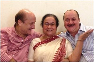 Anupam Kher's Mother, Brother Test Positive for Covid-19, Taken to Hospital; Actor Tests Negative