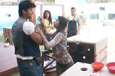 Bigg Boss 7: Kushal calls Tanisha fatso, 36-year-old aunty; gets pushed