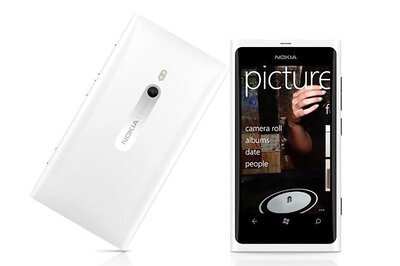 Nokia releases white Lumia 800 in India