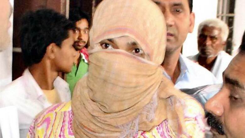 Live: Outrage in Delhi; politicians express grief, shock for rape survivor