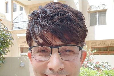 Kamaal R Khan Says Hrithik Roshan is Copying Amitabh Bachchan and Allu Arjun in Vikram Vedha