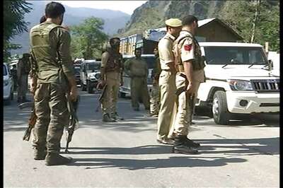 Hizbul Mujahideen Module Unearthed in Baramulla, Three Arrested